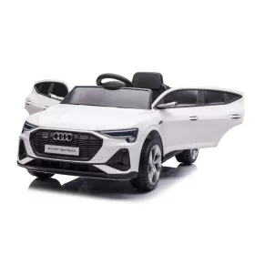  Auto Audi bianca, nera, rossa