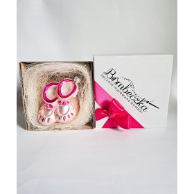    Una pallina a forma di scarpe con un nome in REGALO 10 cm Primo Natale