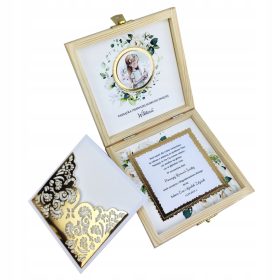    Un ricordo della PRIMA COMUNIONE per una ragazza, un regalo di COMUNIONE da parte della sua Madrina