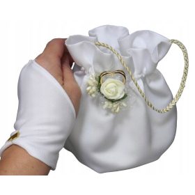    Borsa per la comunione. Per un abito da comunione o un abito da comunione. cuore d'oro