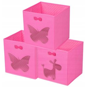    Un set di tre scatole di giocattoli, due farfalle e un asinello