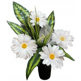    Composizione di fiori artificiali nel cimitero della decorazione della tomba