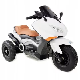    SCOOTER NUOVISSIMO, RUOTE GONFIATE, PANNELLO, SUONI, PELLE/9188