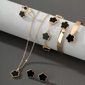    Collezione Black Clover - Parure unica di gioielli placcati in oro