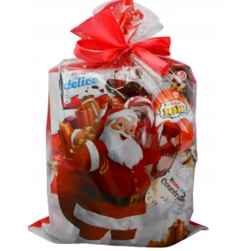    UN PACCHETTO DI DOLCI, UN REGALO, GLI AUGURI PER LA FESTA DEI BAMBINI