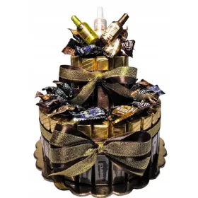    Un cesto regalo con una torta finta per Merci, Beember, Anthon Berg, mamma, papà, nonna